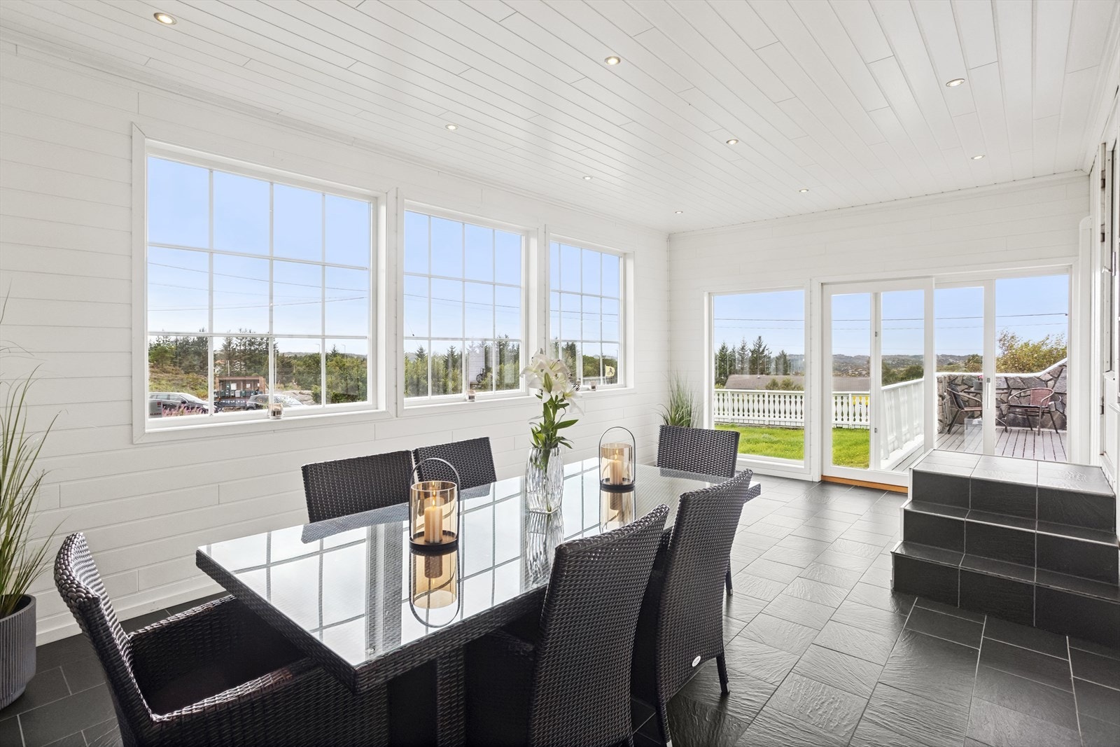 I 2012 ble boligen tilbygget med en nydelig vinterhage. Galleribilde