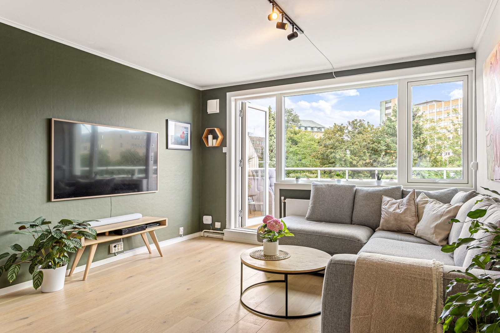 Dette er rommet for sosiale sammenkomster i selskap med venner, gode middager og avkobling. Galleribilde