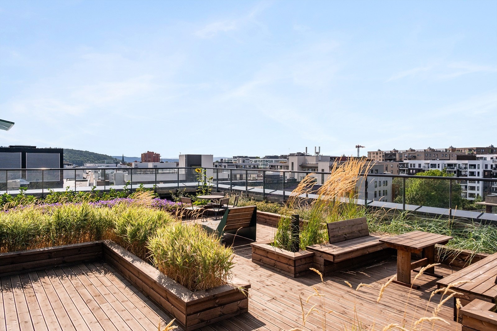 Borettslaget disponerer egen takterrasse med fantastisk utsikt Galleribilde
