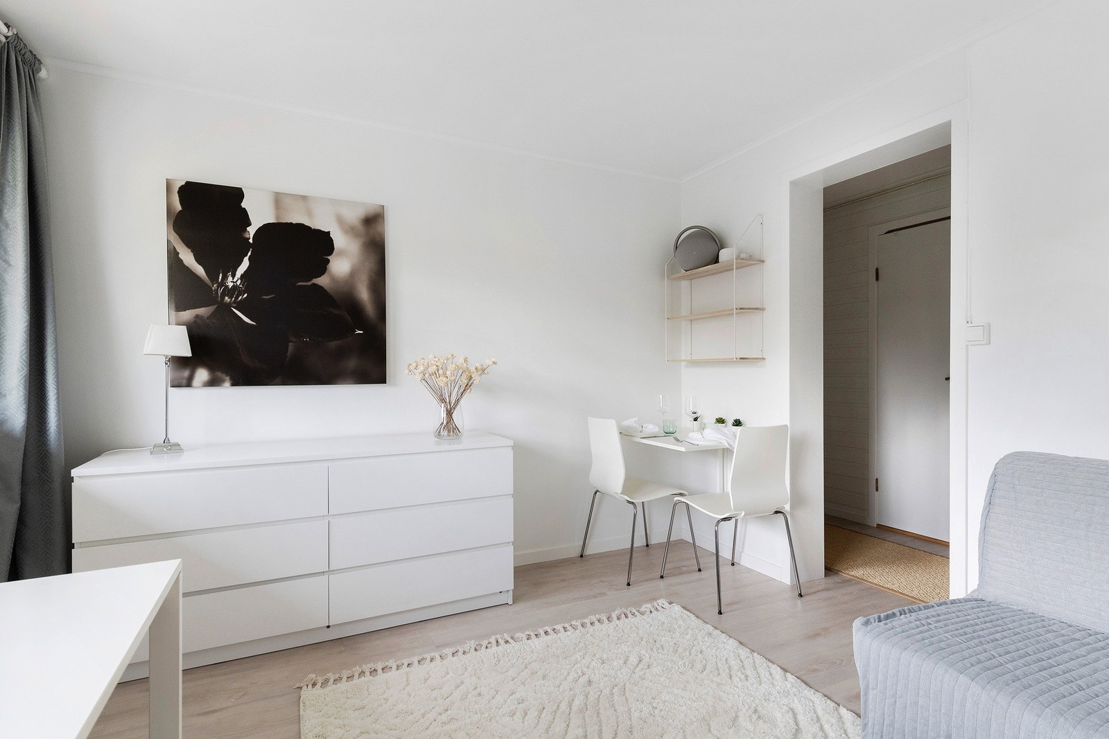 Soverom/stue i østre del underetasje Galleribilde