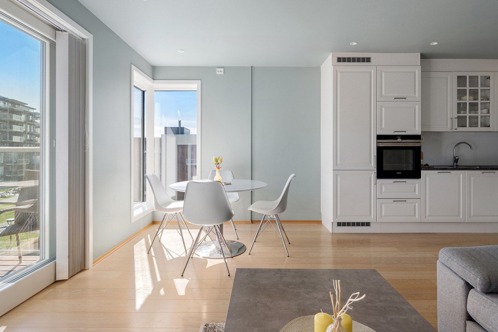 Leiligheten er oppvarmet via vannbåren gulvvarme og har lave felleskostnader på kr 2.551,-. Galleribilde