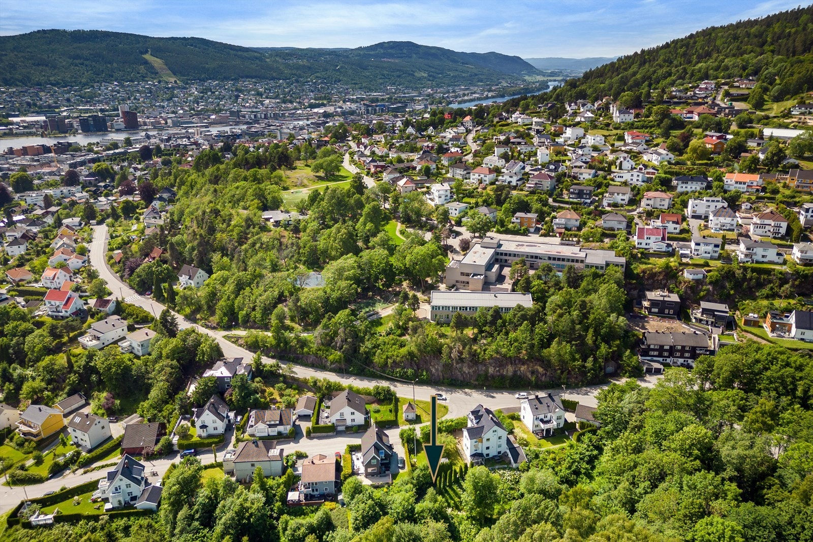 I nærområdet finner du flott natur med enkel tilgang til marka fra eiendommen Galleribilde