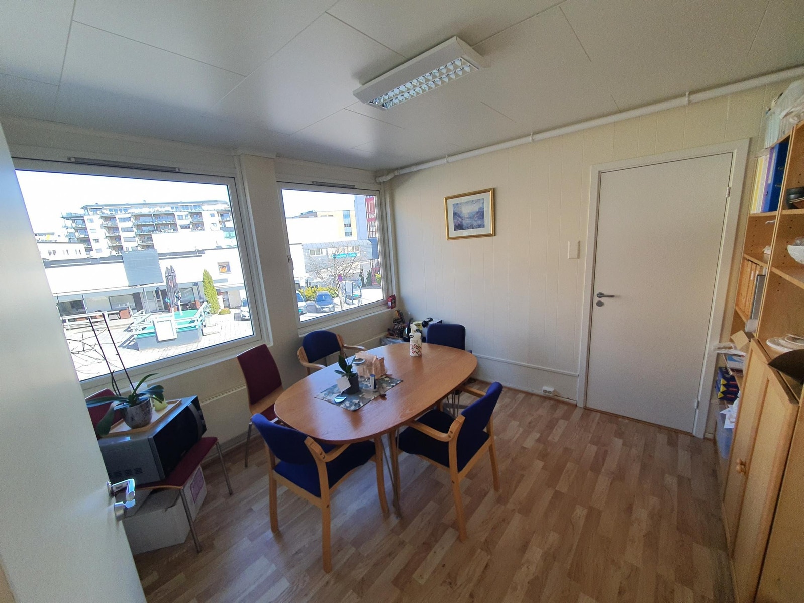 Spiserom som deles med tannlegene i nabolokalet Galleribilde