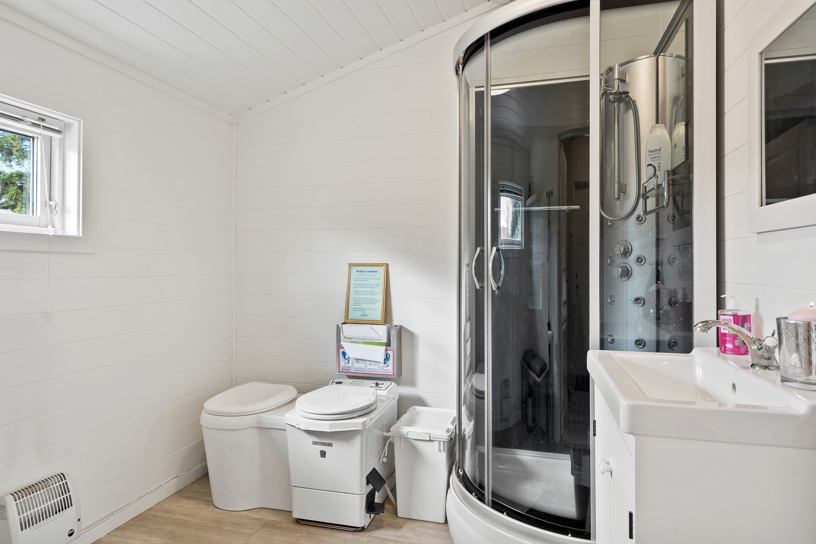 Fint bad med dusj muligheter m.m! Galleribilde