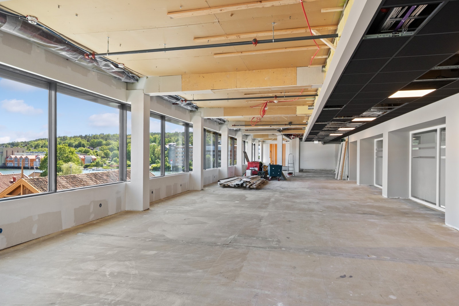 Øst er ikke ferdig oppusset, utføres i samarbeid med leietakler. Galleribilde