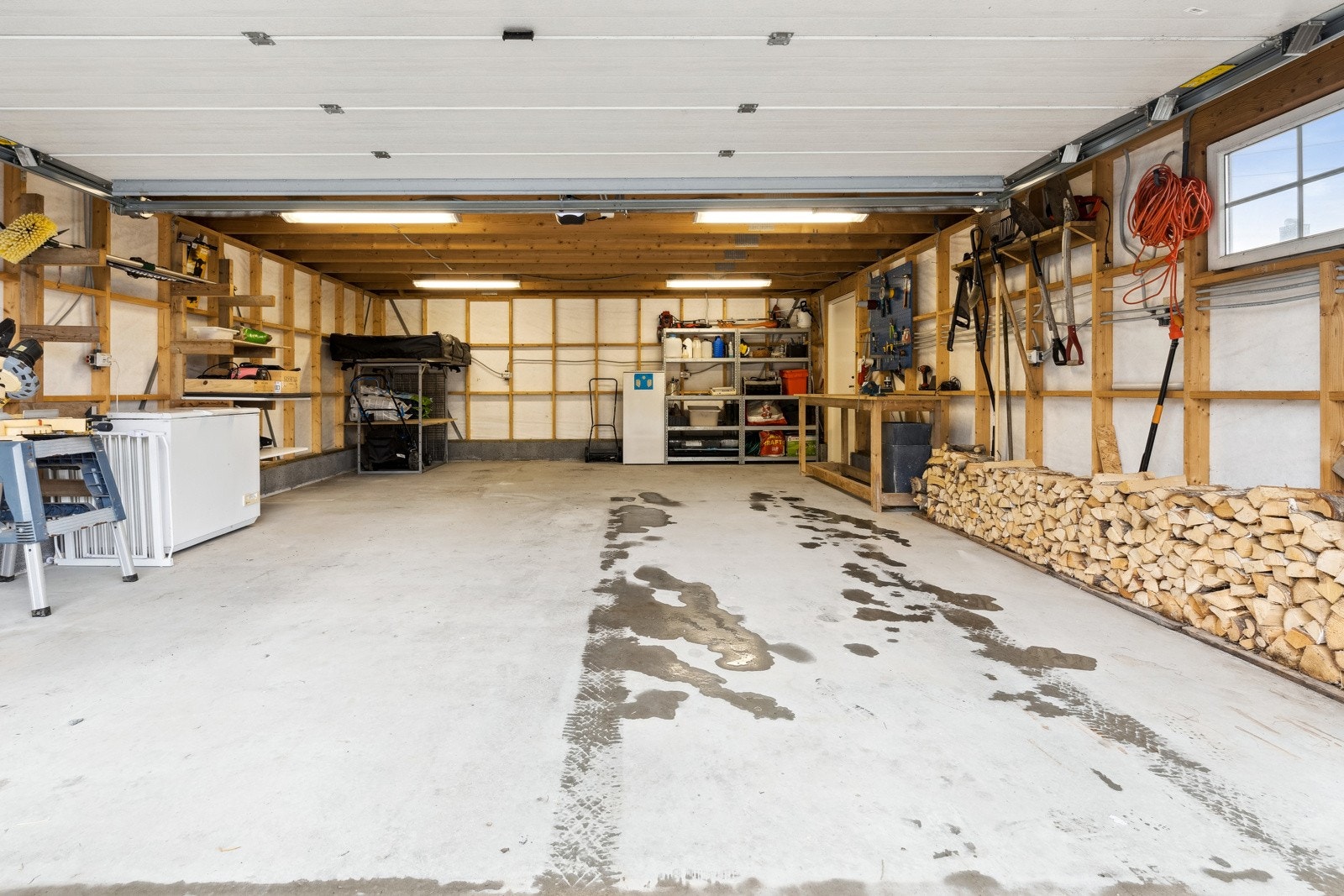 Dobbelgarasje med loft Galleribilde