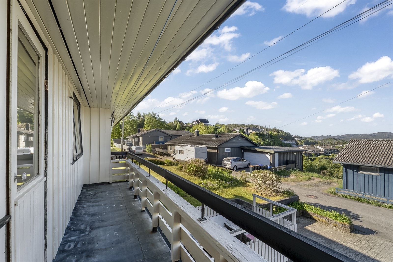 Fra hovedsoverommet har man utgang til balkong. Galleribilde