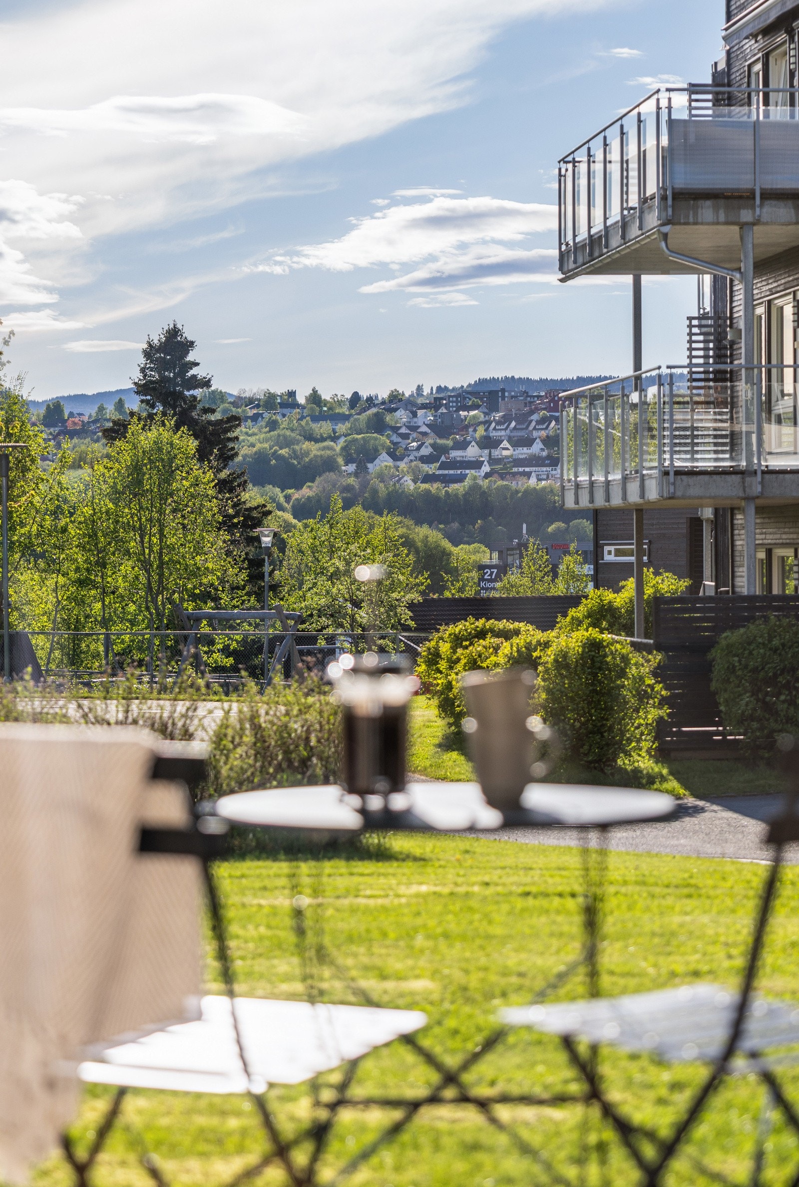 Fra stuen er det utgang til en herlig terrasse på ca. 23 kvm. Galleribilde