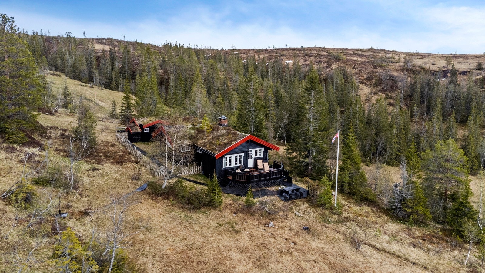Velkommen til Vulusjøvegen 1015 - en koselig og innholdsrik hytte i naturskjønne Heståsdalen. Galleribilde