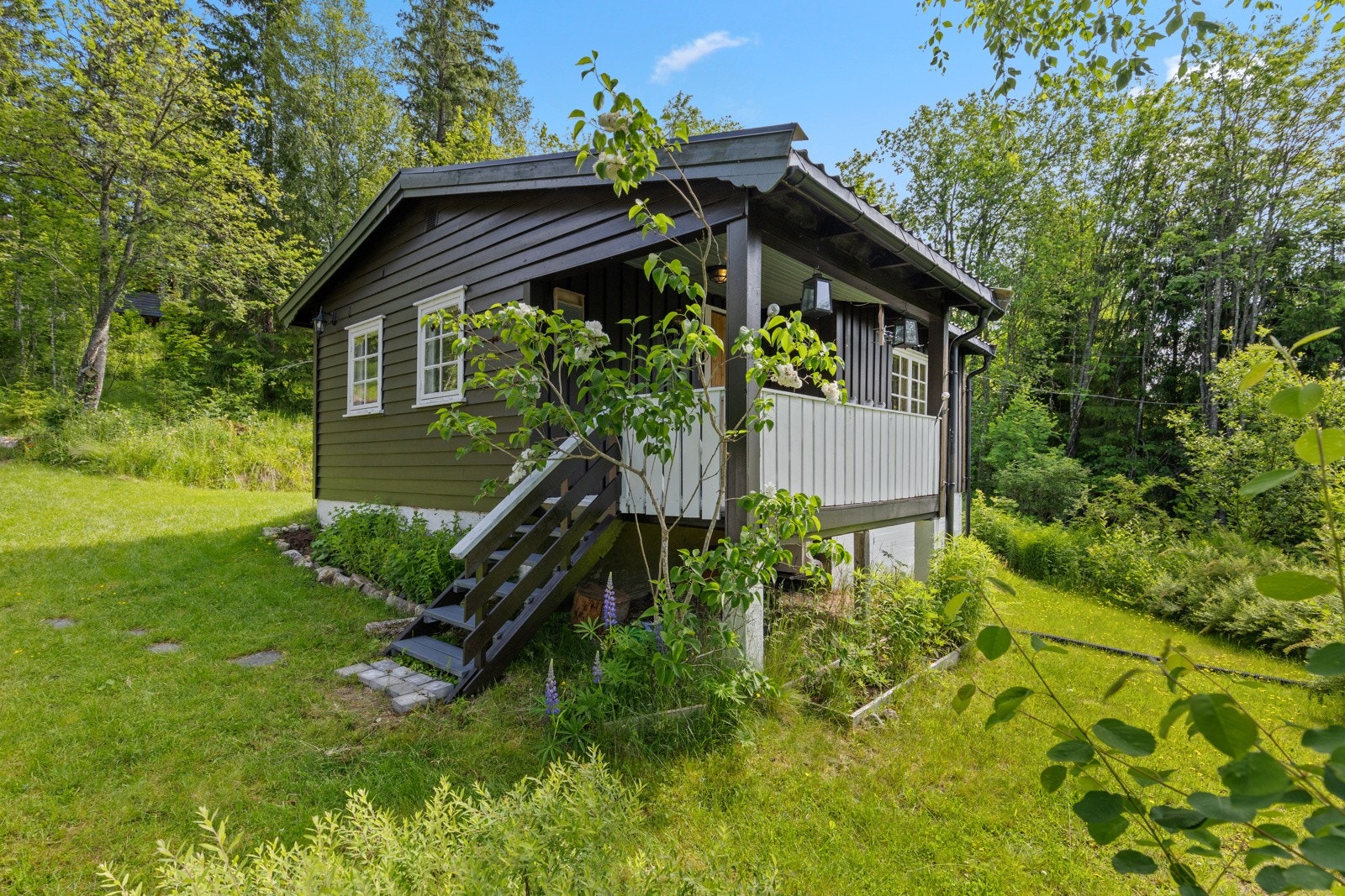 Denne fritidsboligen har en klassisk og koselig stil, og er i det vesentlige uendret fra byggeåret. Galleribilde