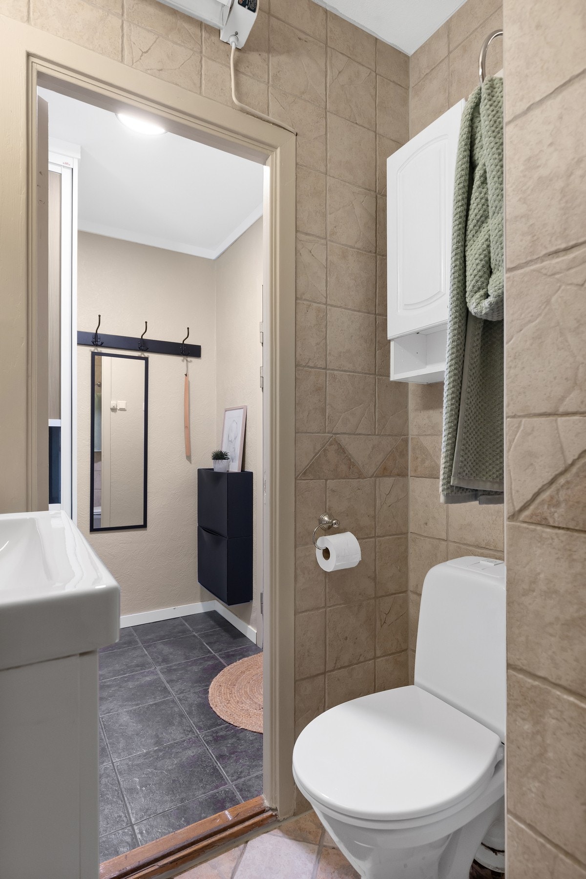 Pent flislagt bad på 2 kvm. Galleribilde