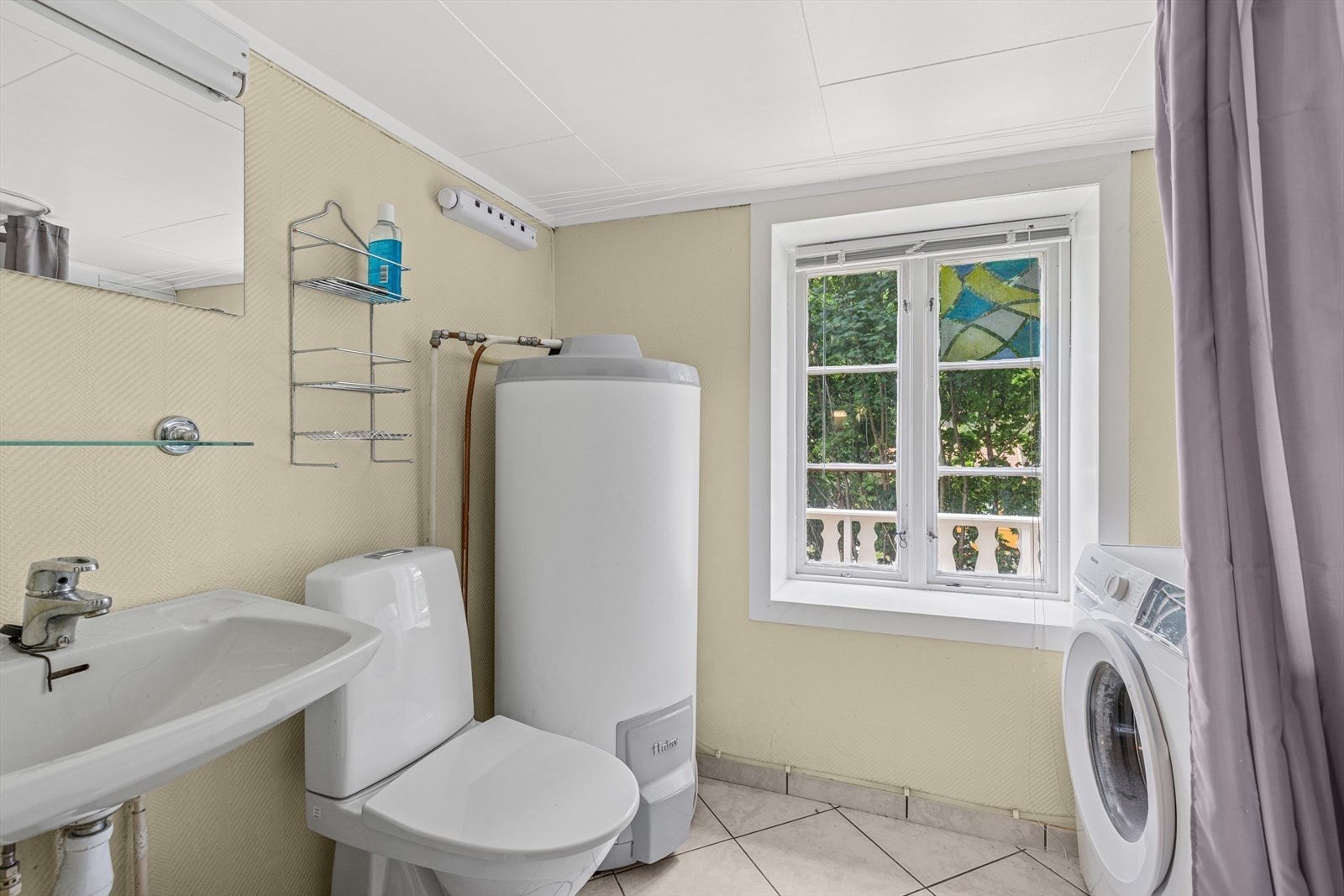 Baderom i kjeller. Galleribilde