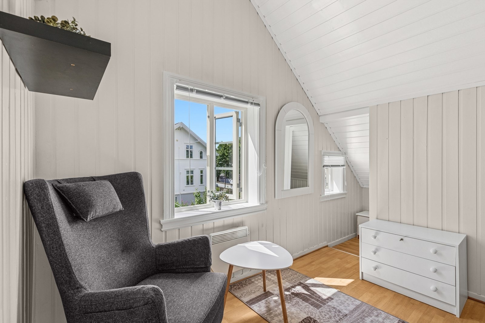 Hybel 3, stue/kjøkken, hems og alkove Galleribilde