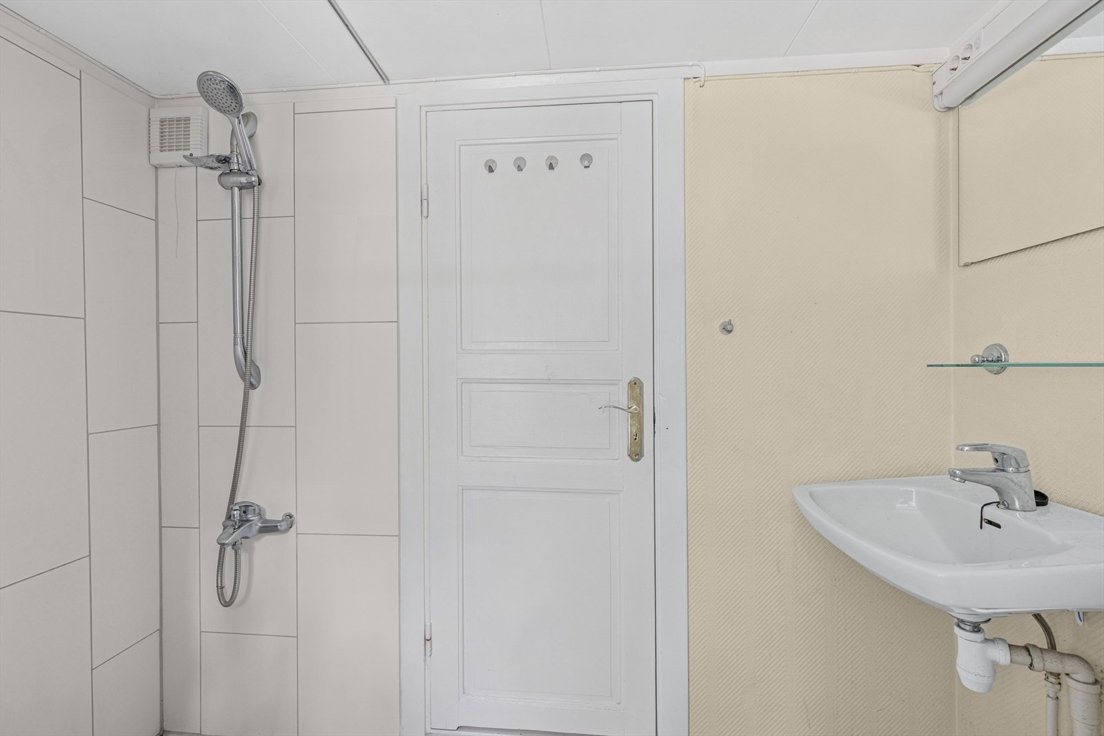 Baderom i kjeller. Galleribilde