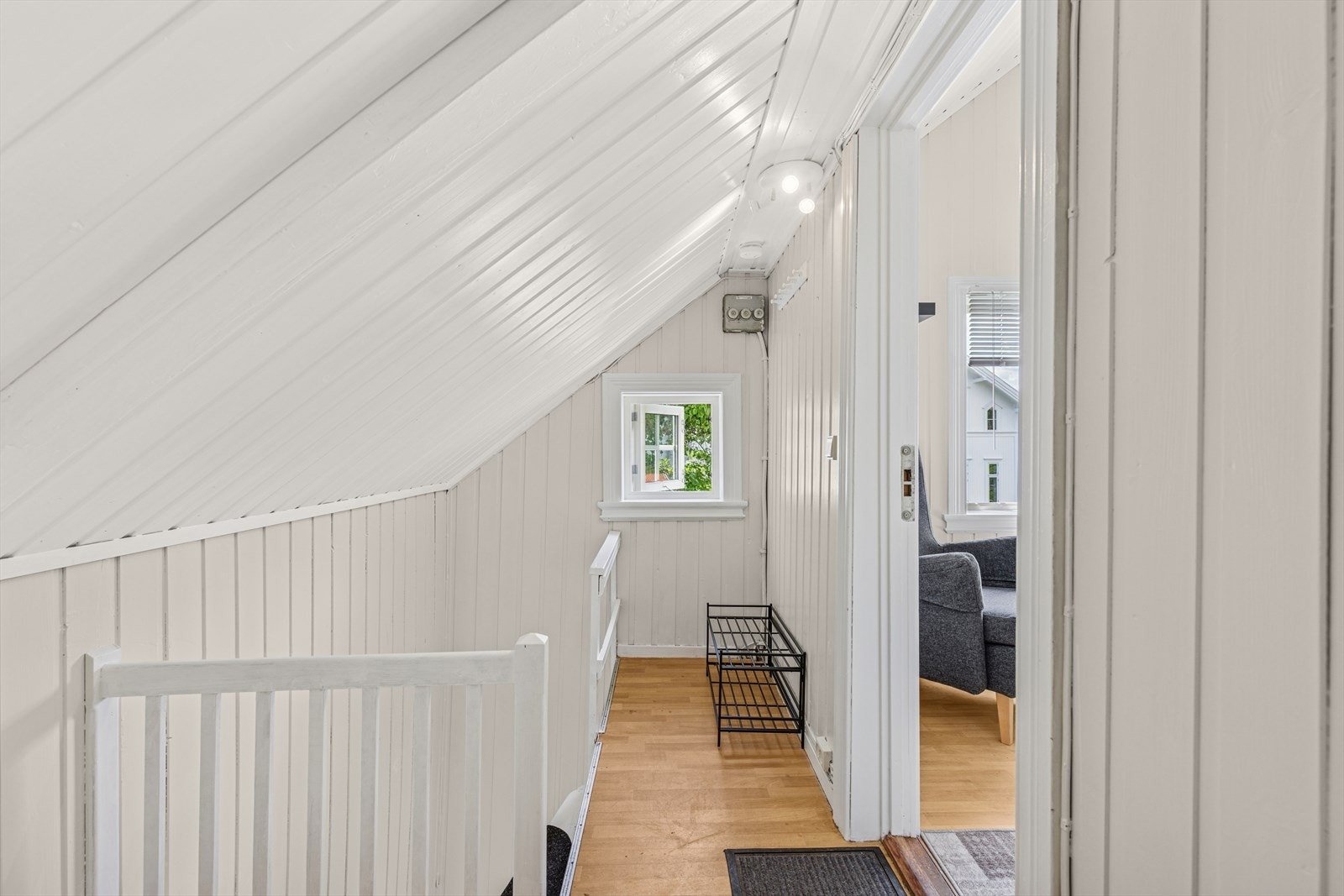 Gang loft. Det er etablert 2 hybler på loftet. Galleribilde