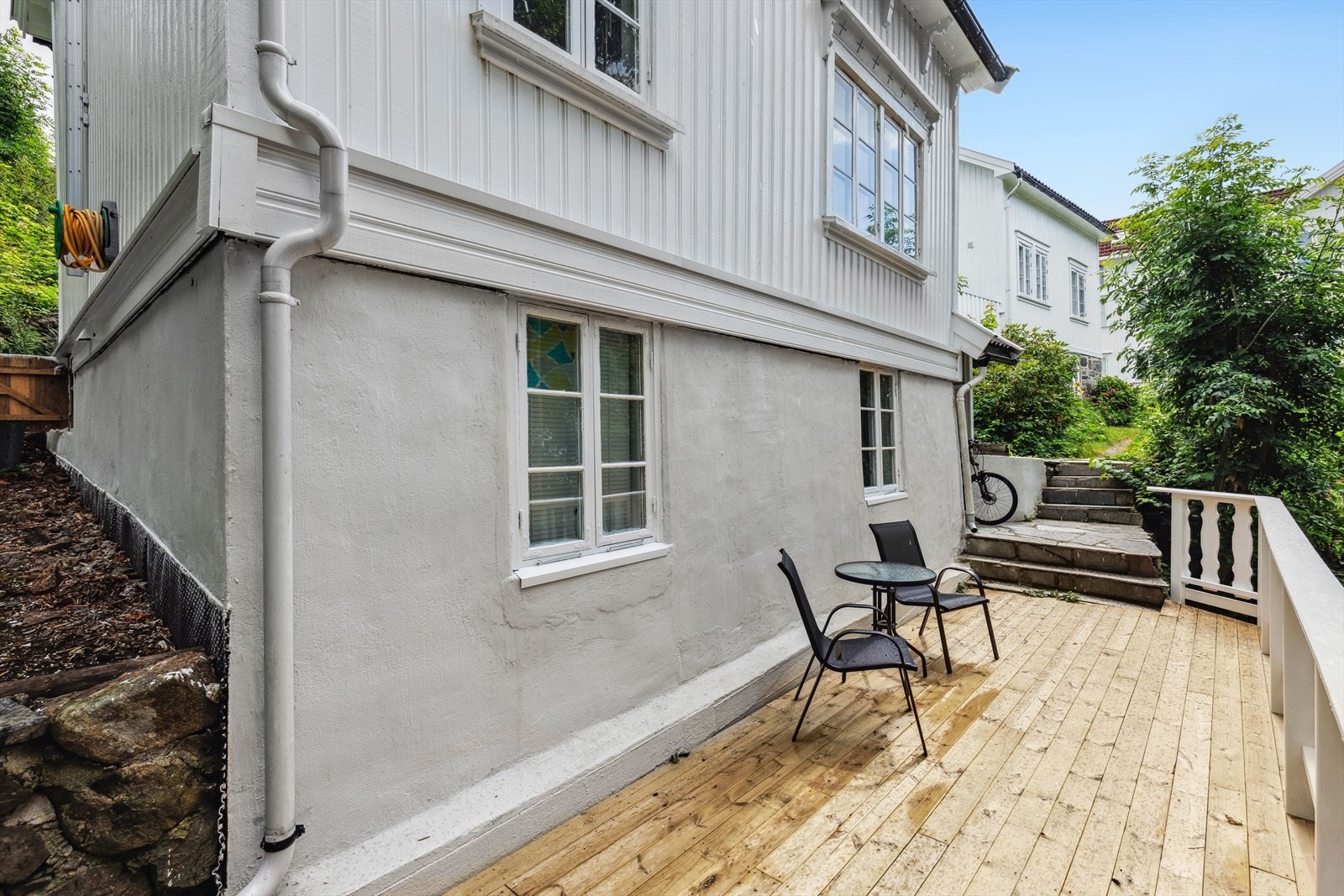 Utvendig er huset godt vedlikeholdt. Galleribilde