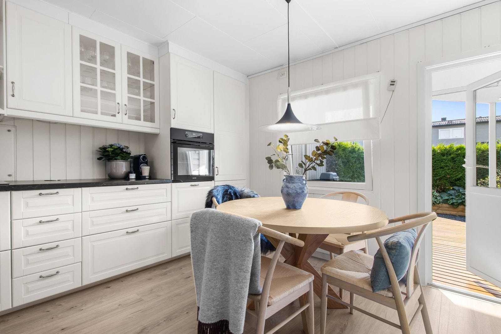 God plass spisebord v/kjøkkenet. Galleribilde