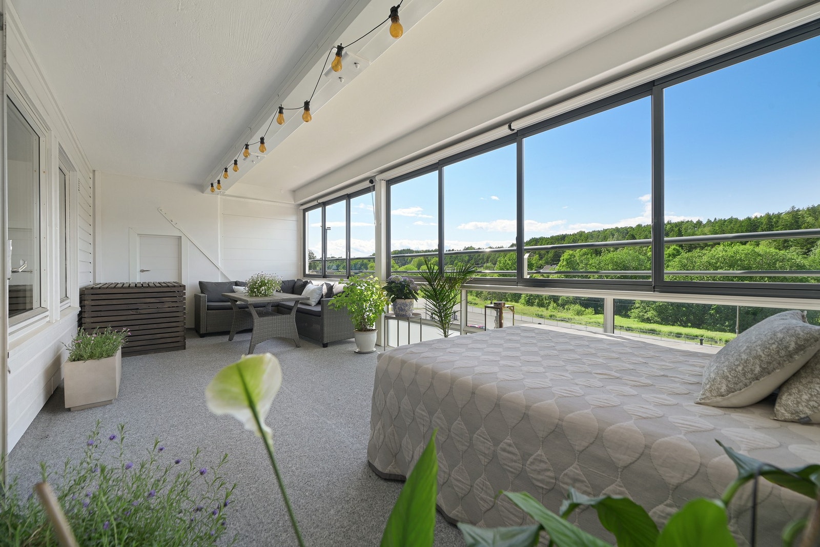 Stor innglasset balkong på hele 23 kvm! Galleribilde