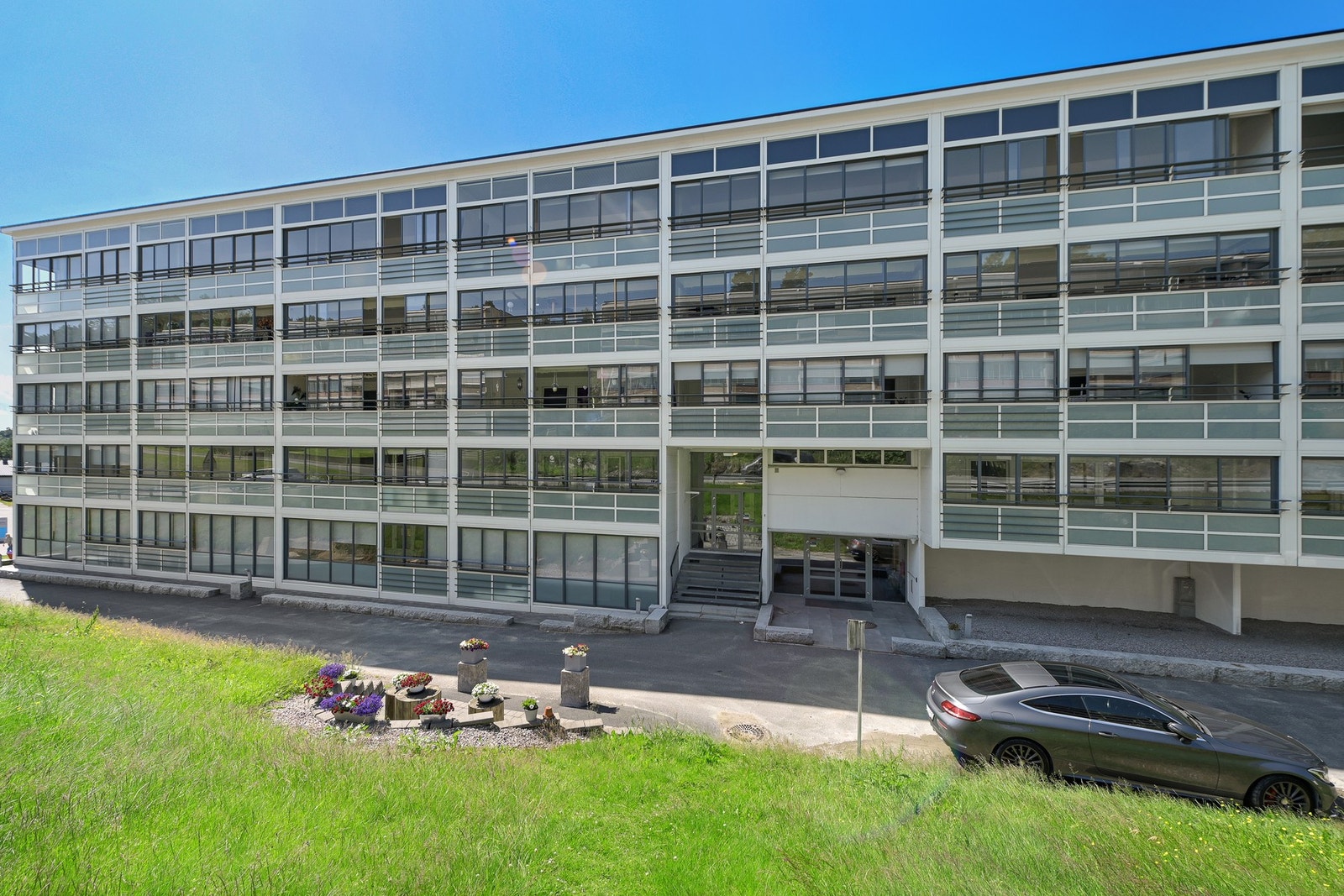 Felles inngangsparti. Galleribilde