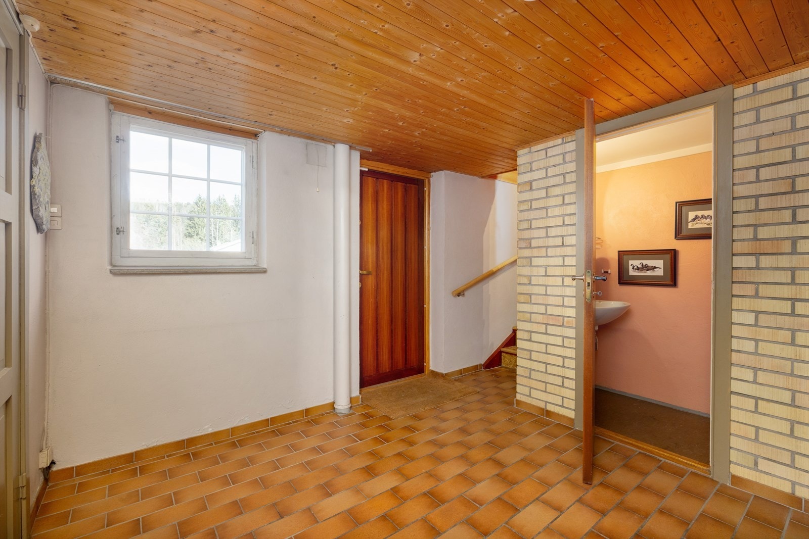Underetasje. Galleribilde