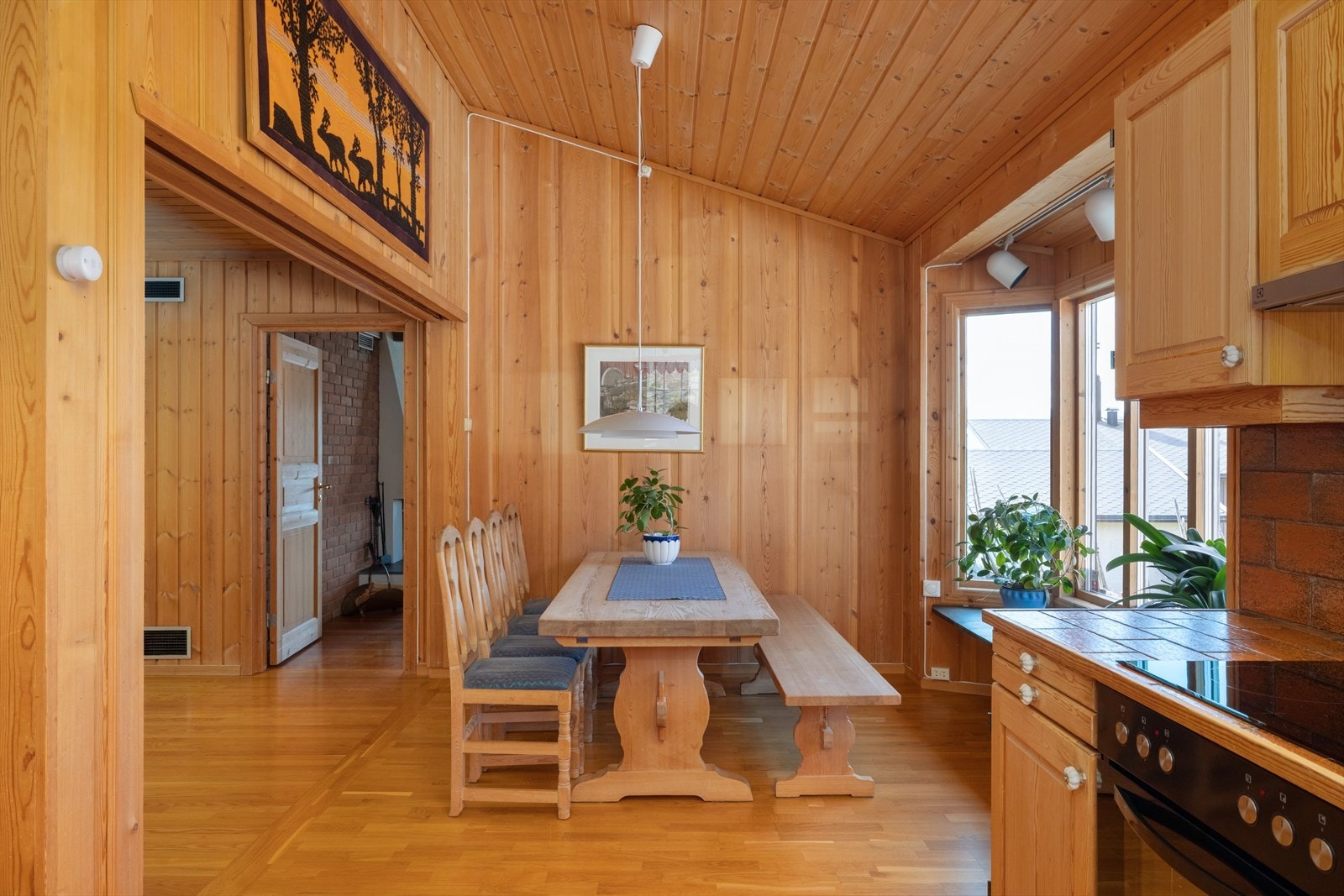 God plass til spisebord ved kjøkkenet. Galleribilde