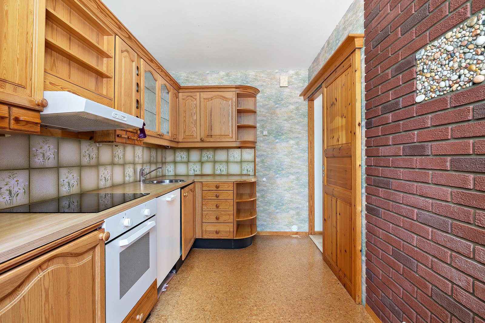 Godt med skap og benkeplass Galleribilde