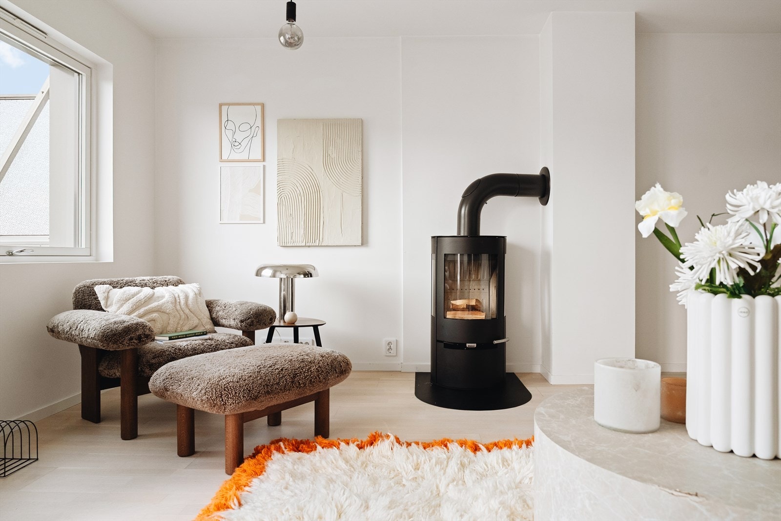 - Stuen er på romslige 18,3 m² - Galleribilde