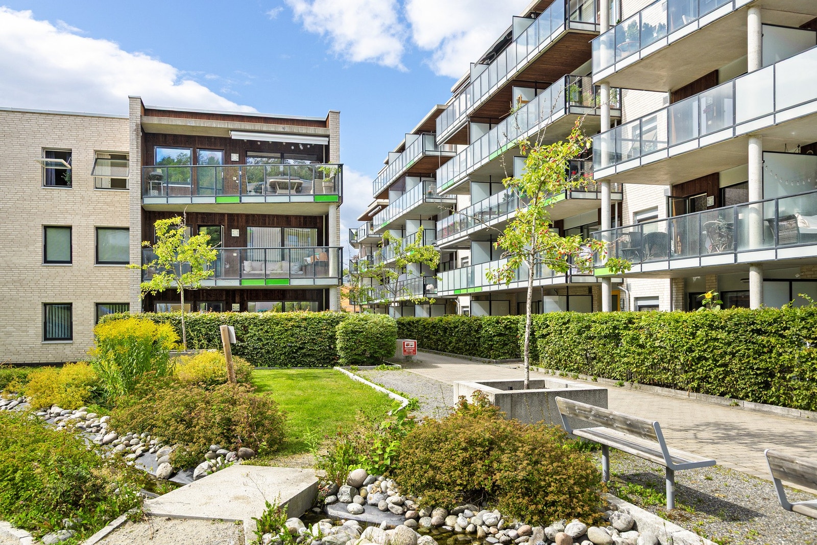 Sameiet Mølledammen ble ferdigstilt sommeren 2013 og består av 112 leiligheter. Galleribilde