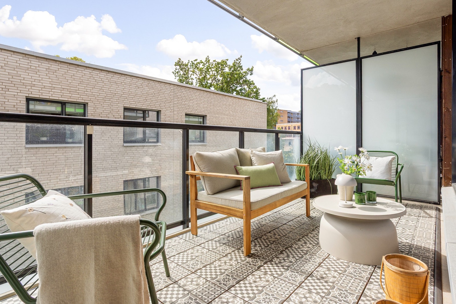 Her får du fin plass til loungmøbler eller annet ønskelig utemøblement. Galleribilde