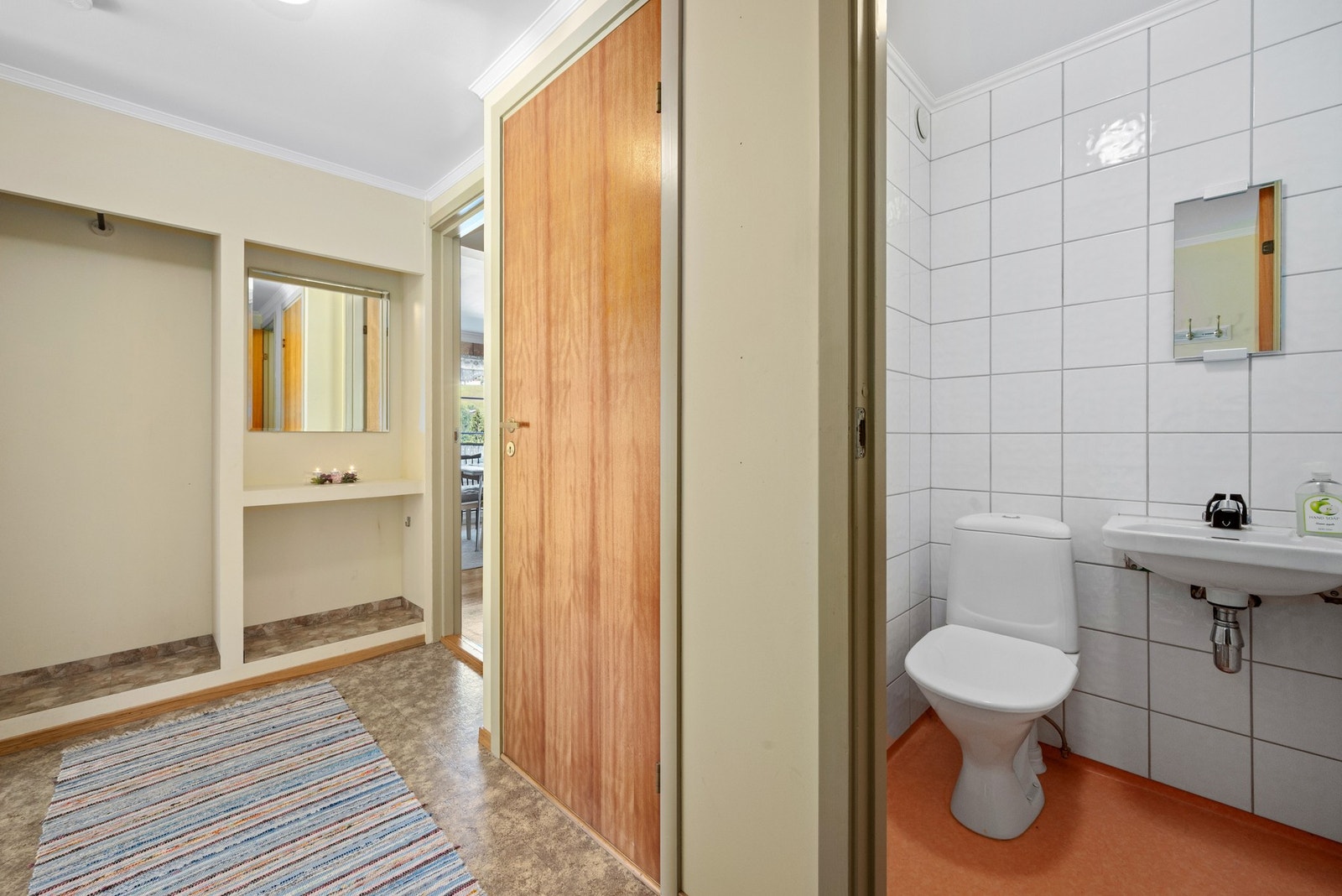 Gang og toalettrom Galleribilde