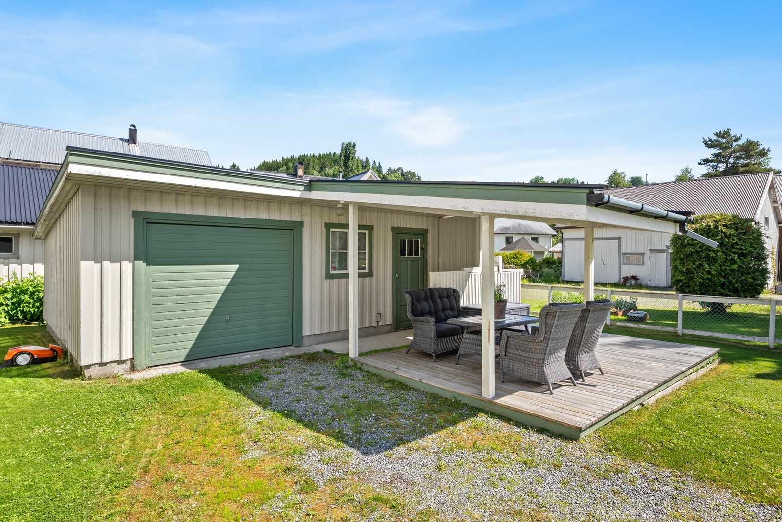 Garasje med terrasse Galleribilde