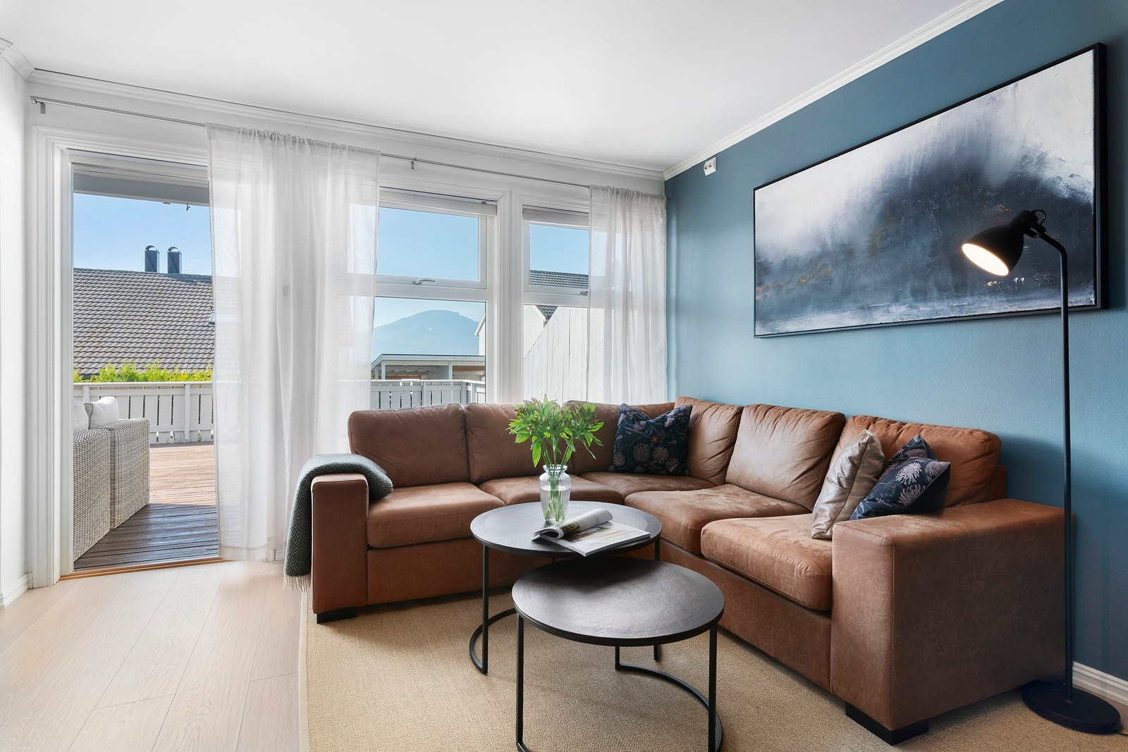 Dersom oppsatt visningstidspunkt ikke passer, ta kontakt for avklaring av privatvisning. Galleribilde