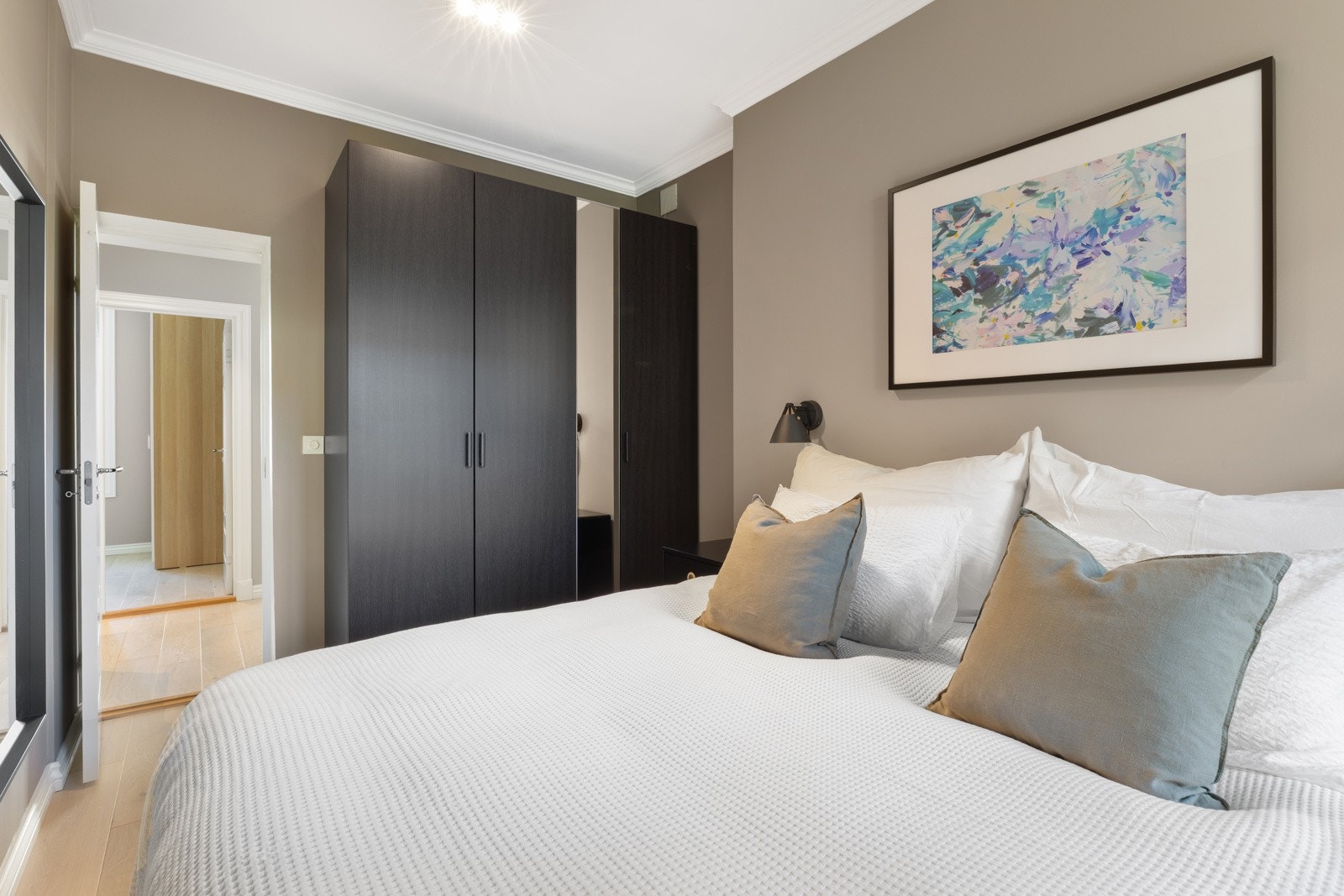 Godt med garderobeplass, og muligheter for mer Galleribilde