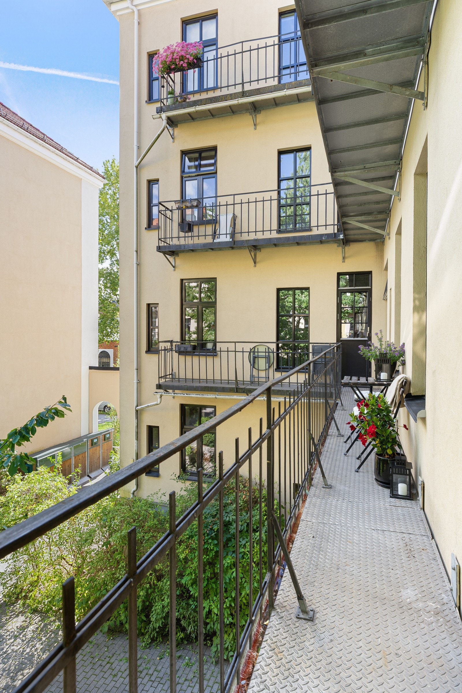 Her er det formiddagssol og et perfekt sted å ta morgenkaffen Galleribilde