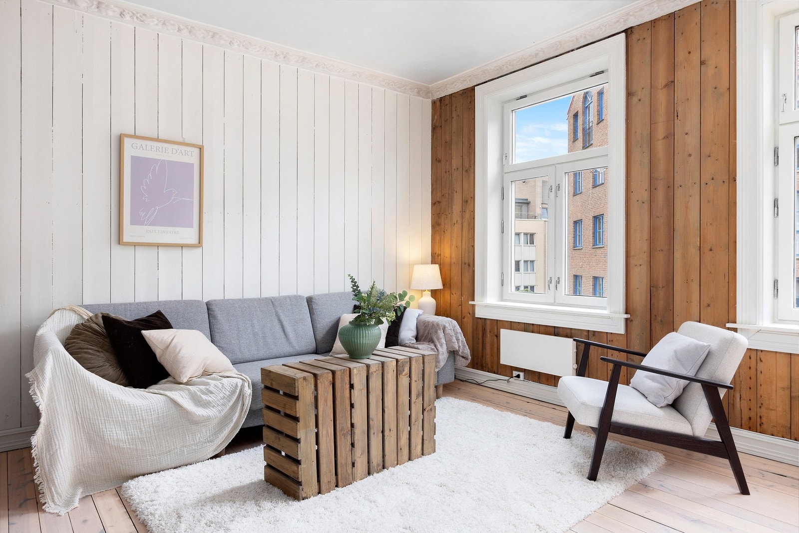 Stuen er malt i 2025. Galleribilde