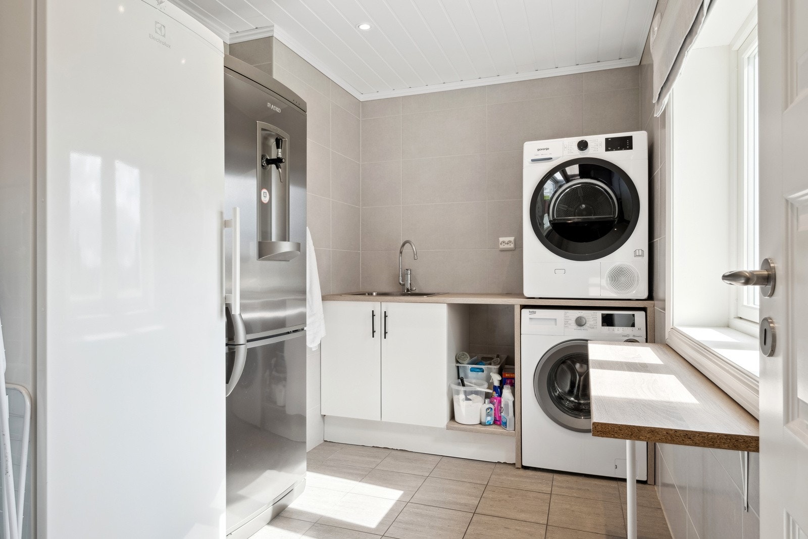 Vaskerom Galleribilde