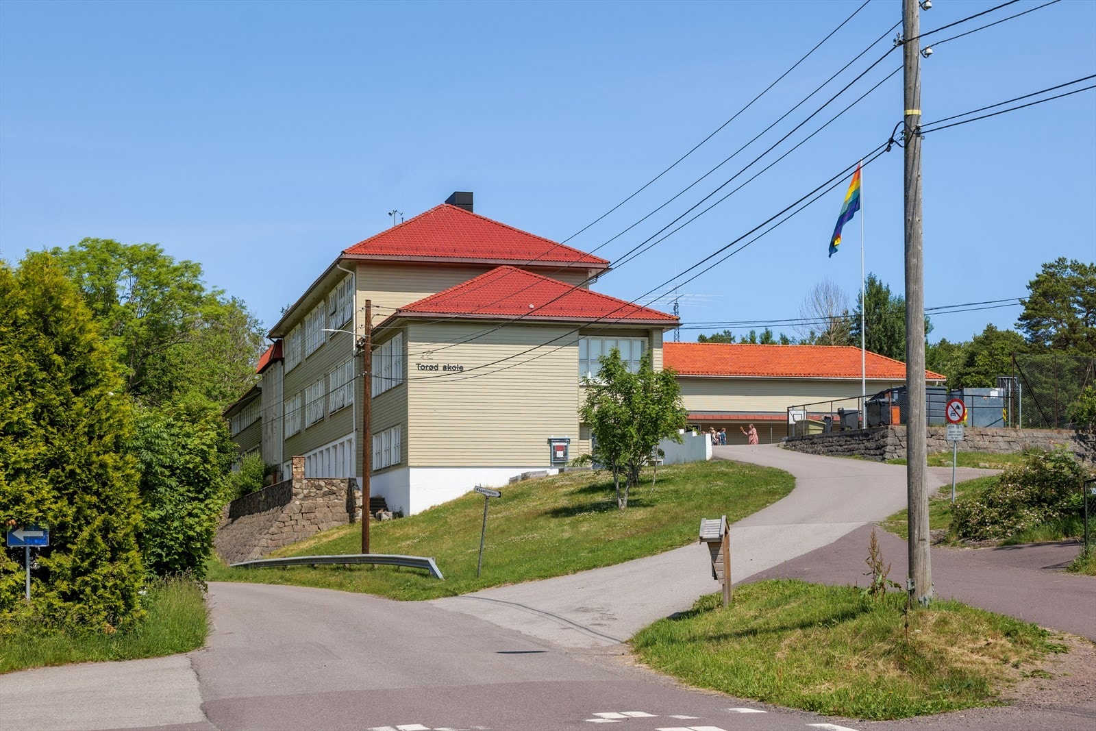 Ellers er det kort vei til Torød barneskole. Galleribilde