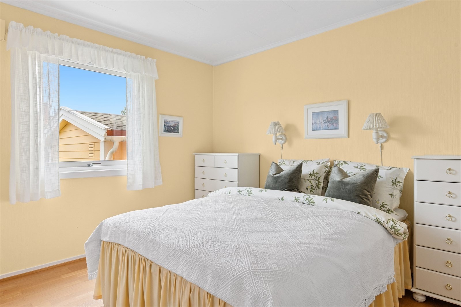 Soverom 1 benyttes som hovedsoverom og er det største soverommet. Galleribilde