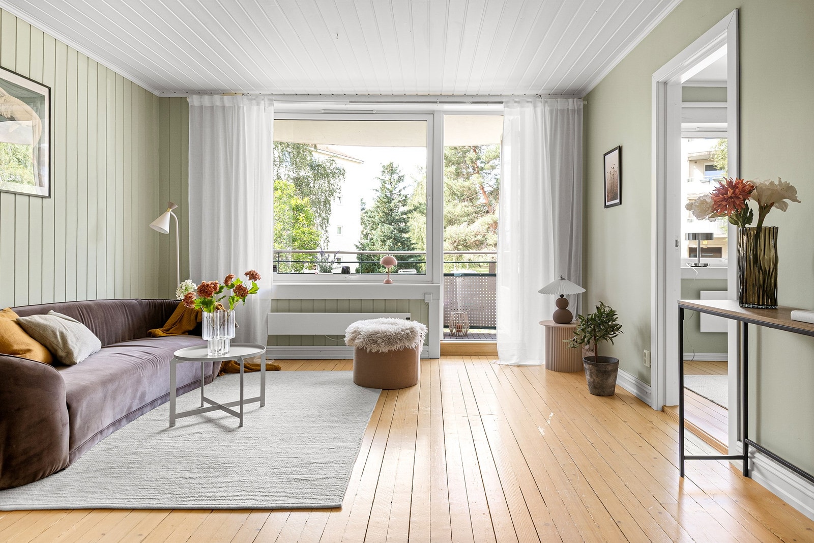 Velkommen til Gråsteinveien 10 og denne 3-roms leiligheten med moderniseringsbehov og topp beliggenhet! Presentert av Christoffer S. Akerjordet og Krogsveen Nordstrand Galleribilde