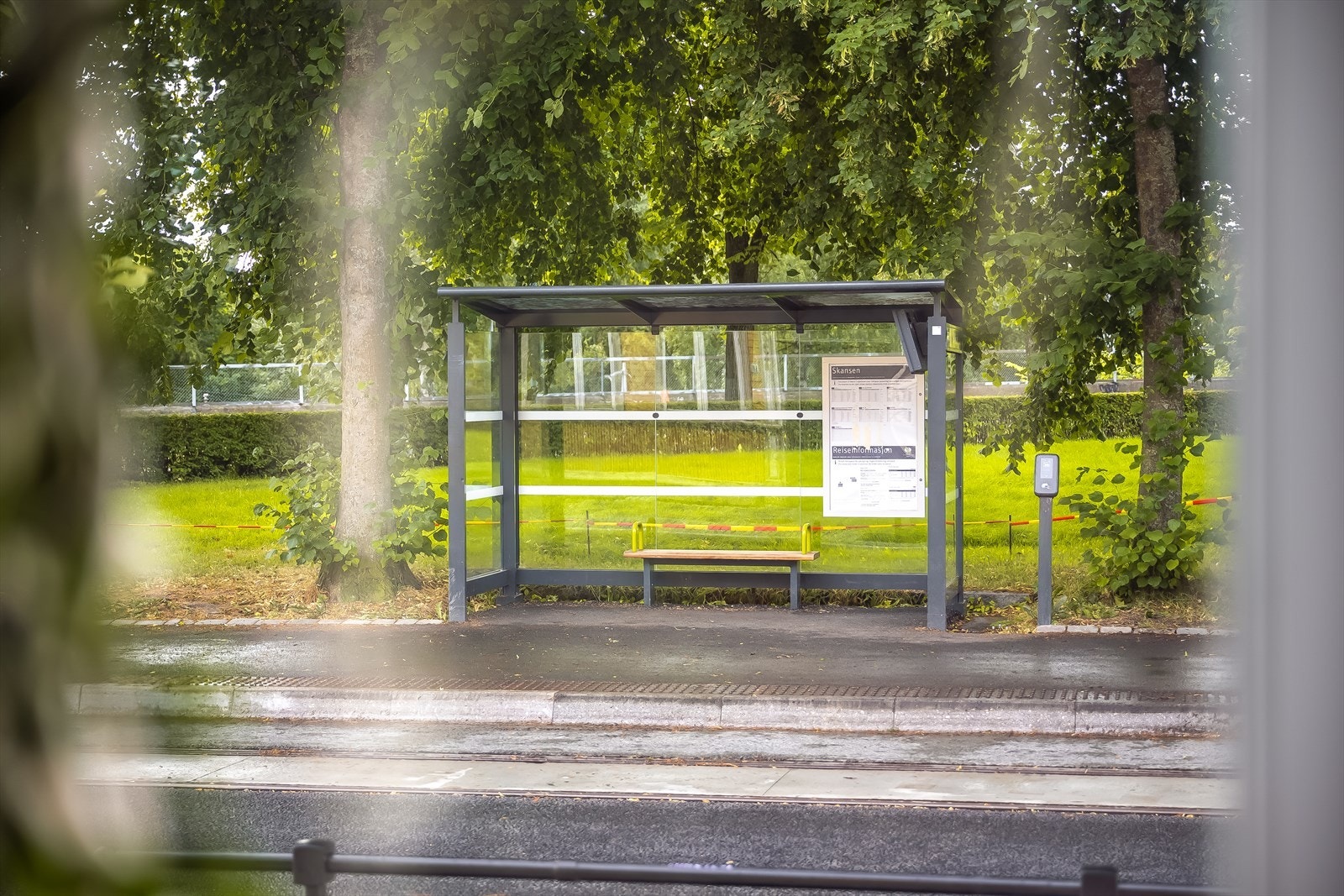 Leiligheten har en svært god beliggenhet, og like utenfor finner du Skansen busstopp hvor du enkelt tar deg rundt i byen. Galleribilde