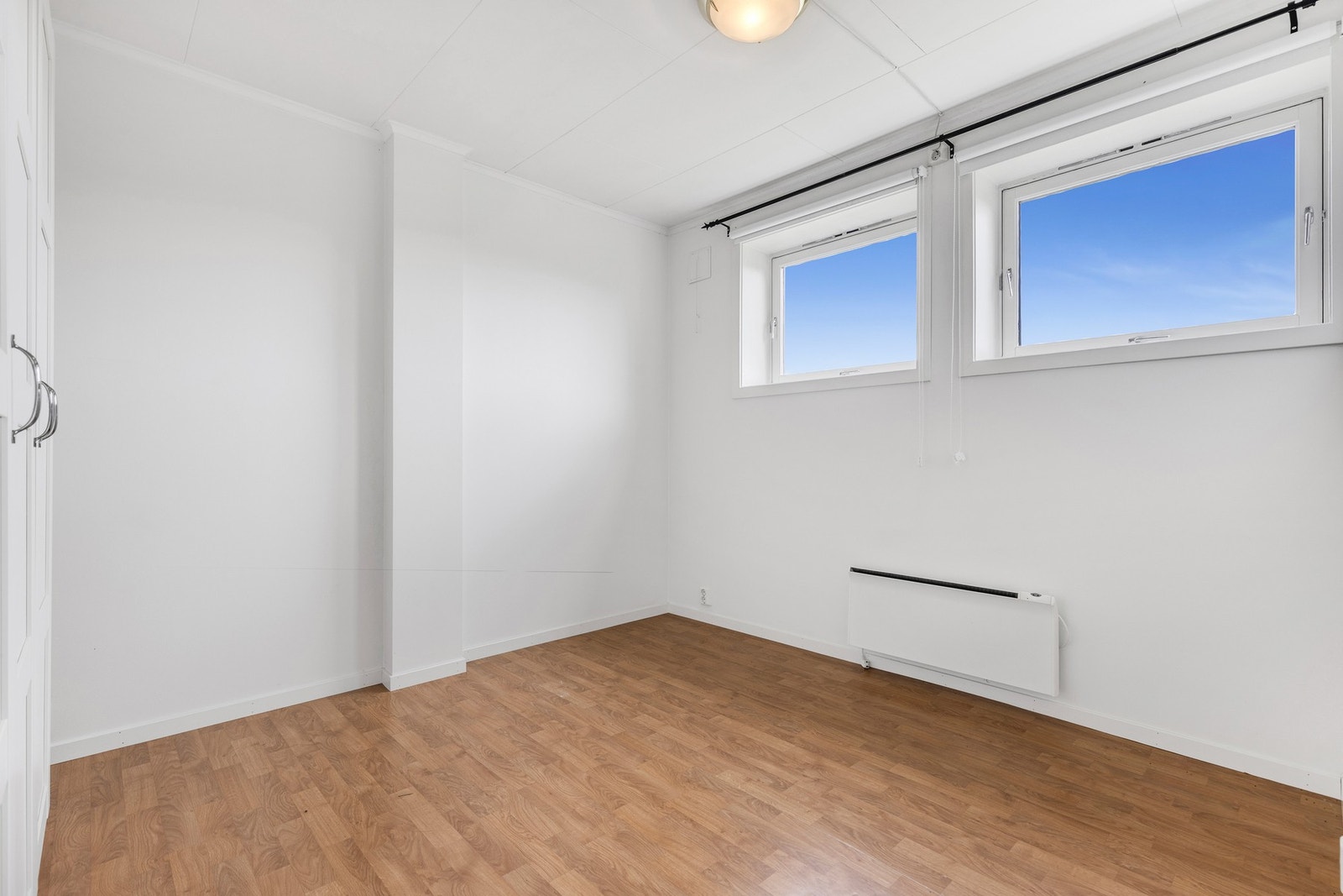 Soverom på 12 kvm i sokkelleiligheten. Galleribilde