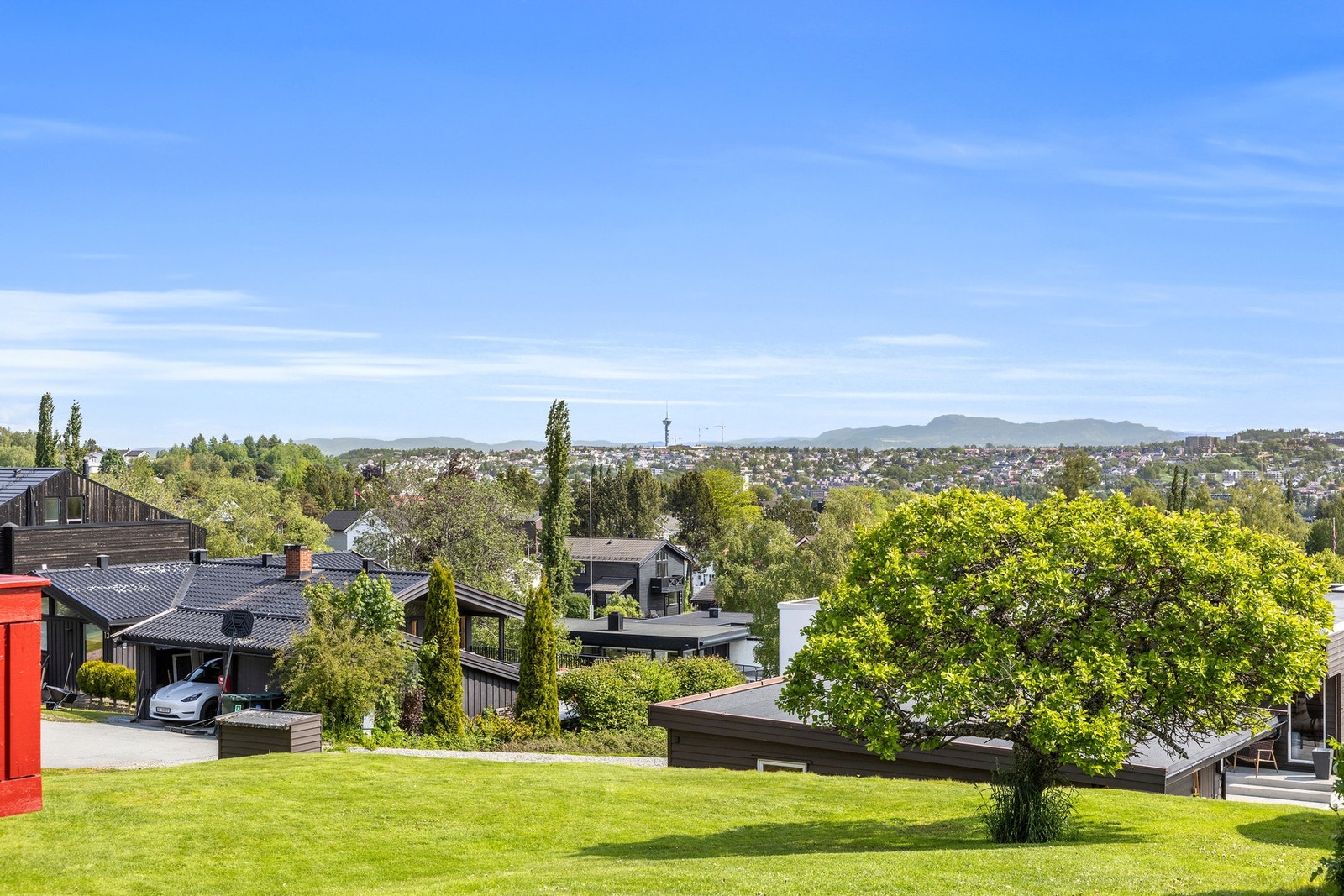 Pen utsikt fra hagen. Galleribilde