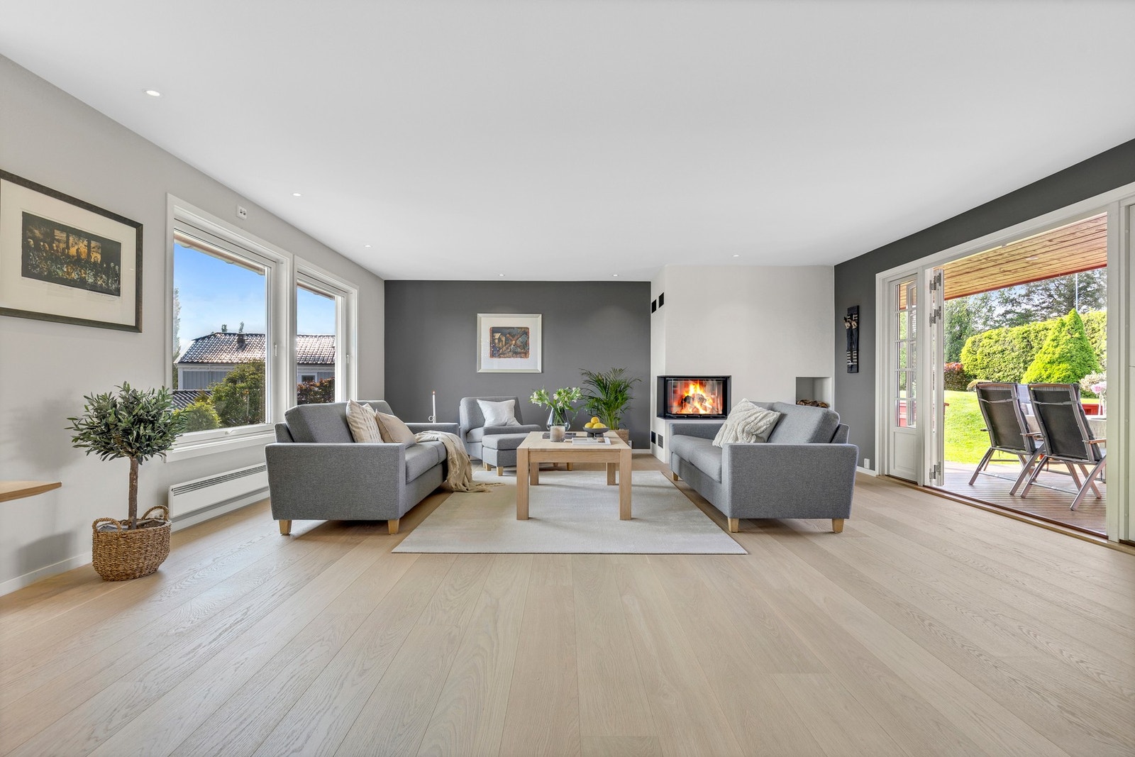 Fra stuen er det direkte utgang til terrasse. Galleribilde