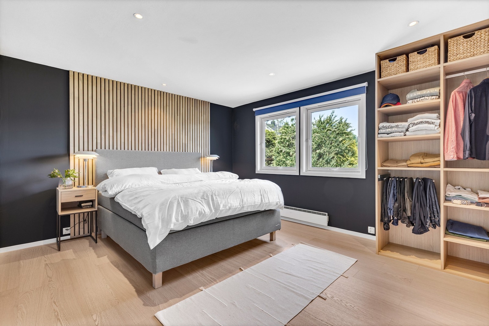 Stort og moderne soverom på 18 kvm. Galleribilde