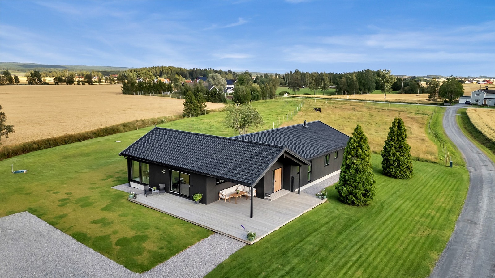 Boligen er totalrenovert og tilbygd i 2021 hvor nærmest alt er helt nytt og med høy standard Galleribilde