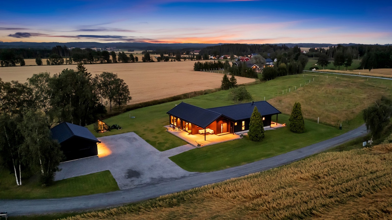 Velkommen til Heiaveien 316! En påkostet, idyllisk og landlig eiendom. Galleribilde