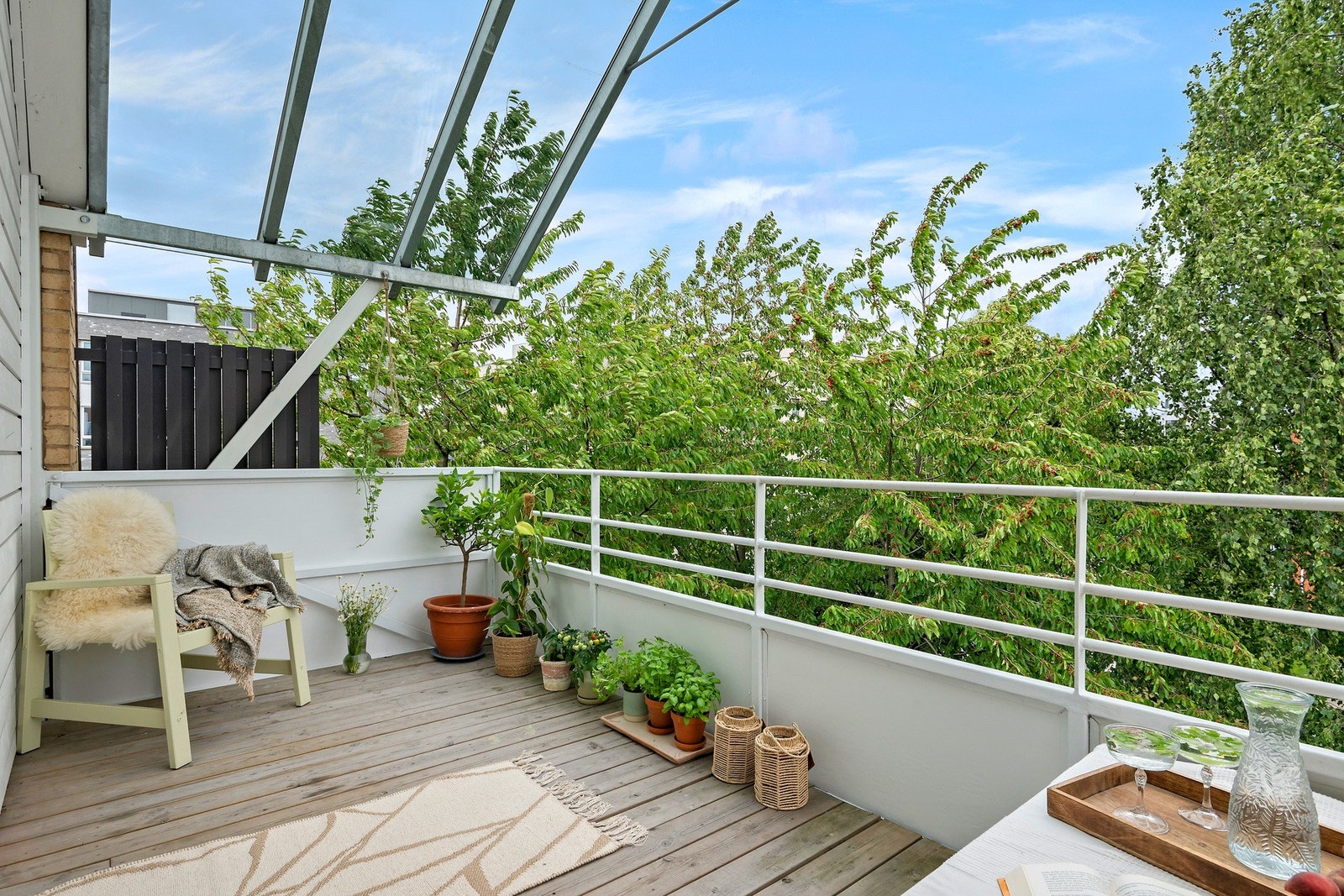 Dette er en lys og luftig toppleilighet beliggende i ett etablert boligområde på Hovin i Oslo Galleribilde