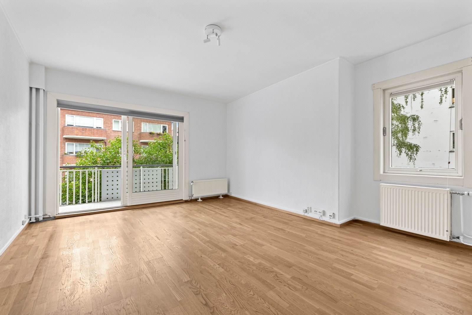 Her bor du sentralt, i omgivelser med alt av service og rekreasjonstilbud i umiddelbar nærhet. Galleribilde