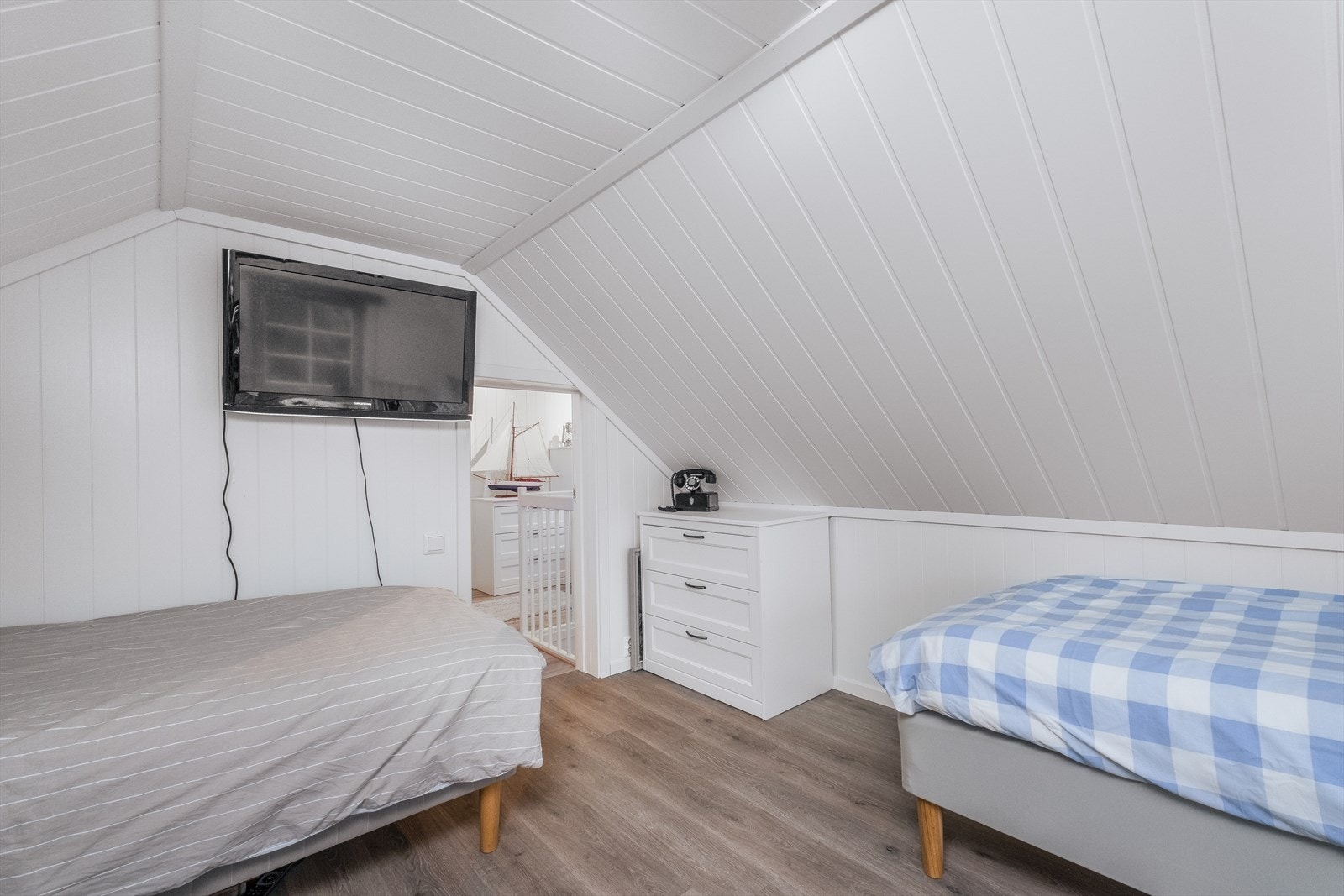 Med tre soverom har hytta godt med soveplasser til familien. Galleribilde