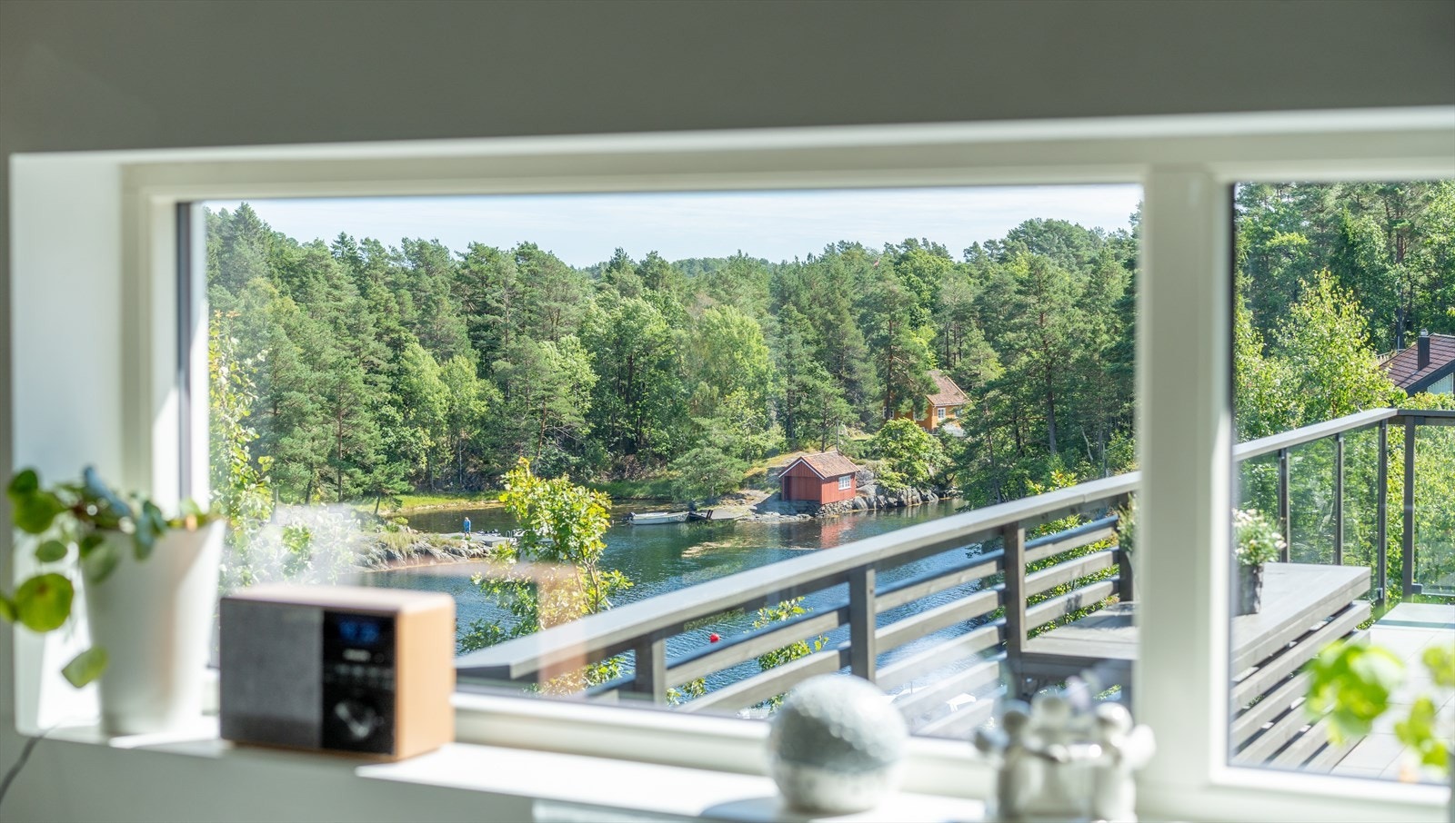 Utsikt fra kjøkkenet. Galleribilde